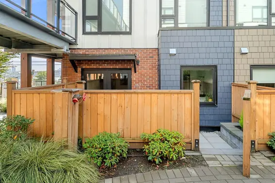 157 555 East 2nd Street, North Vancouver