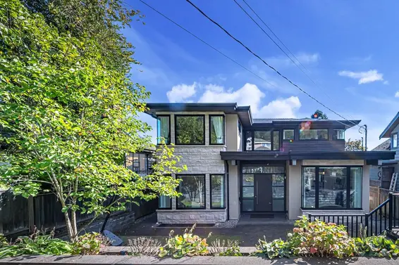 1568 Kings Avenue, West Vancouver