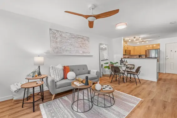 305 305 Lonsdale Avenue, North Vancouver