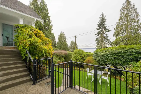 3260 Travers Avenue, West Vancouver For Sale - image 8