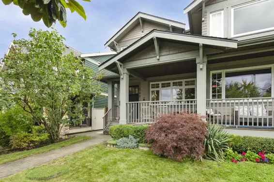 340 East 12th Street, North Vancouver