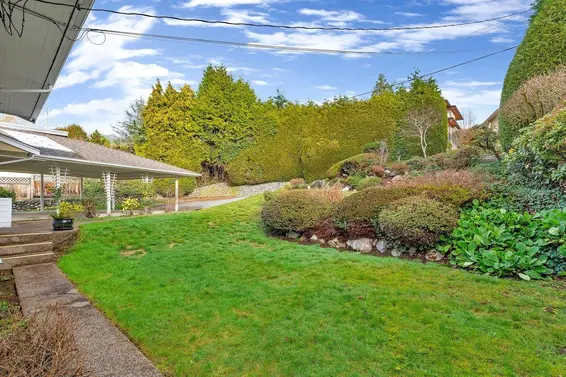 1204 Ottaburn Road, West Vancouver For Sale - image 2