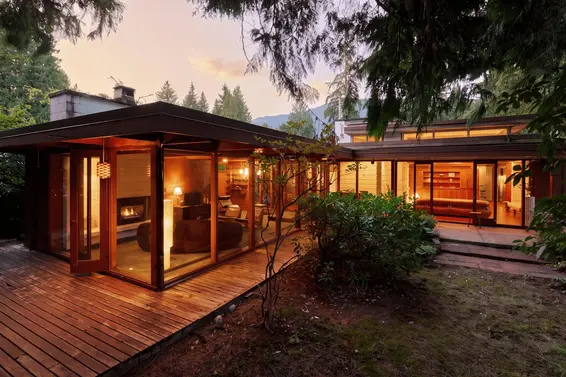 4065 Sunset Boulevard, North Vancouver