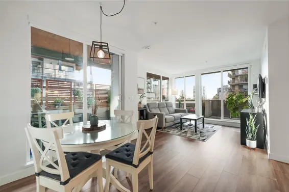 201 108 East 8th Street, North Vancouver