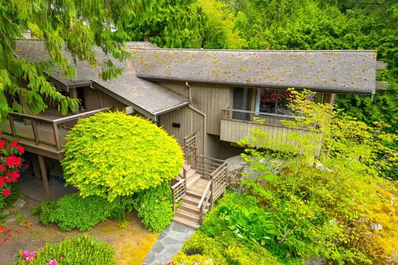 5335 Marine Drive, West Vancouver