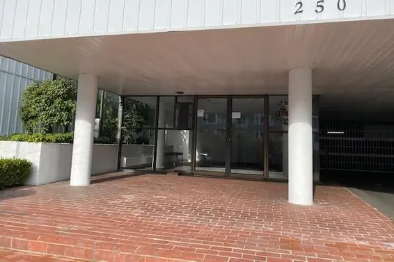 202 250 West 1st Street, North Vancouver