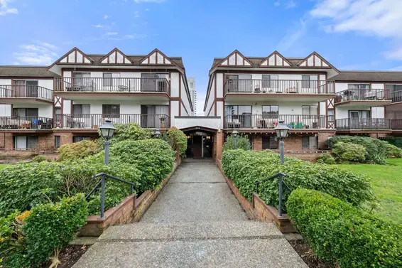 312 131 West 4th Street, North Vancouver