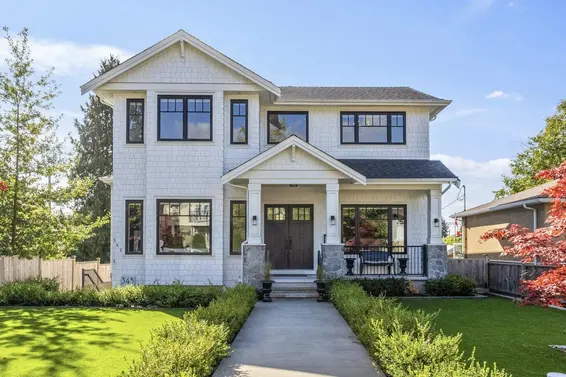 345 East 20th Street, North Vancouver