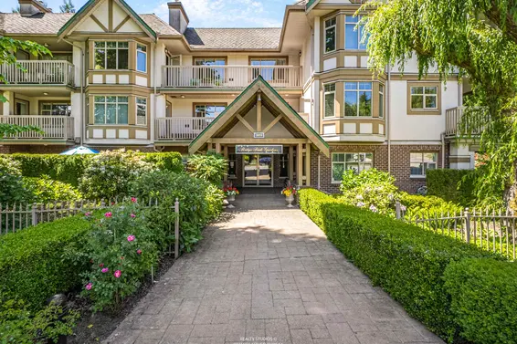 409 2059 Chesterfield Avenue, North Vancouver
