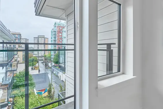 513 111 East 3Rd Street, North Vancouver For Sale - image 6