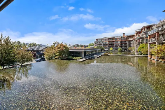 215 3606 Aldercrest Drive, North Vancouver