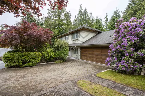 5202 Sprucefeild Road, West Vancouver For Sale - image 2