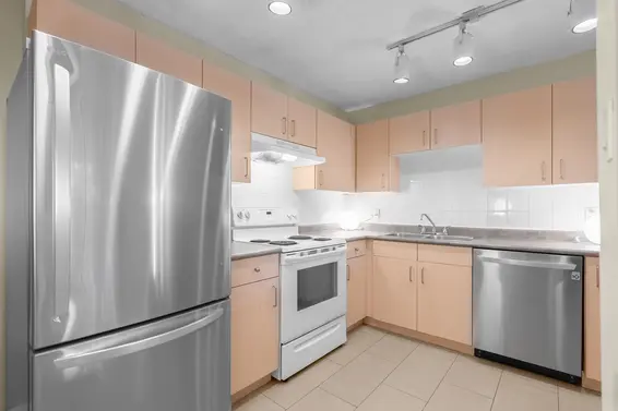501 2012 Fullerton Avenue, North Vancouver