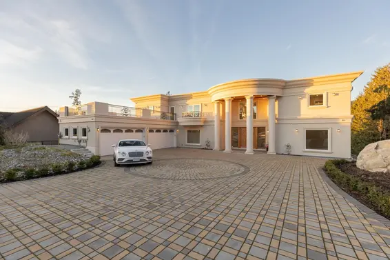 5417 Greentree Road, West Vancouver