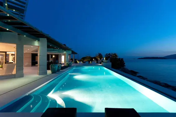 5365 Seaside Place, West Vancouver