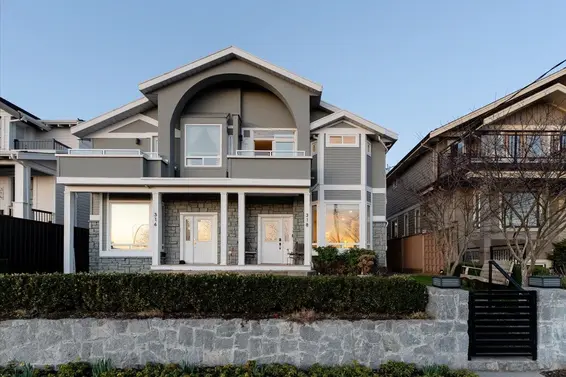 318 East Keith Road, North Vancouver