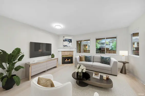 8 815 Tobruck Avenue, North Vancouver