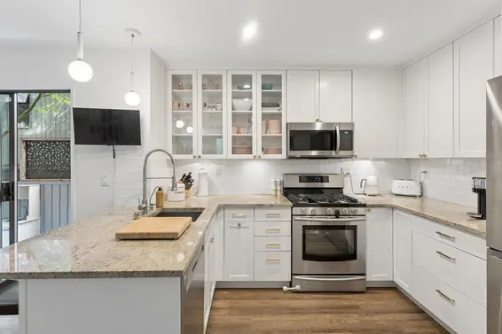 6650 Nelson Avenue, West Vancouver
