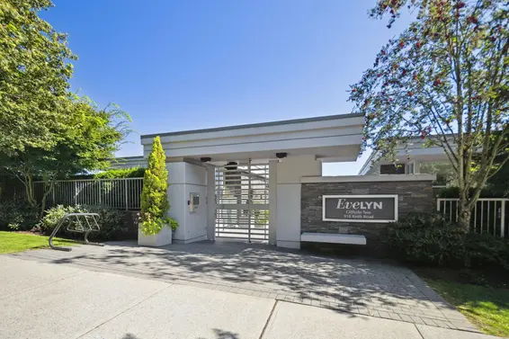 301 918 Keith Road, West Vancouver