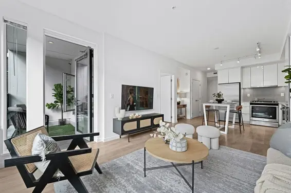 206 725 Marine Drive, North Vancouver