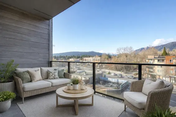 414 725 Marine Drive, North Vancouver