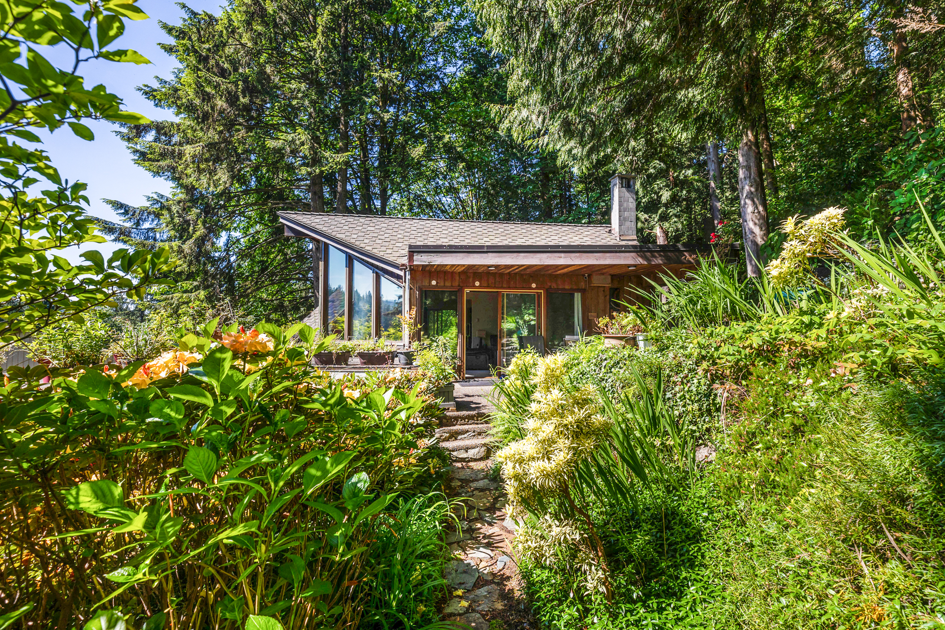info on west coast modern homes in North Vancouver and west vancouver, for sale - news image 2